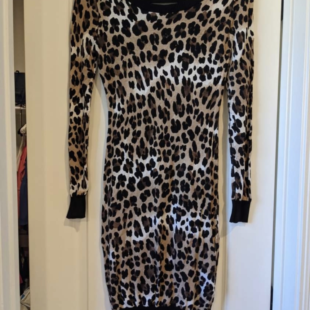 2b leopard sweater dress. Sz s